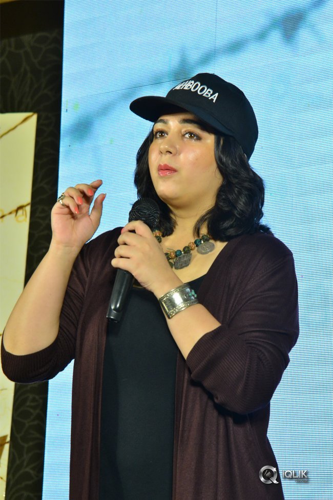 Charmy-Kaur-at-Mehbooba-Movie-Pressmeet